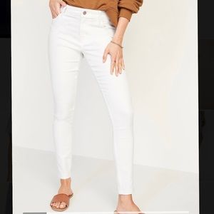 Mid-Rise White Super Skinny Ankle Jeans